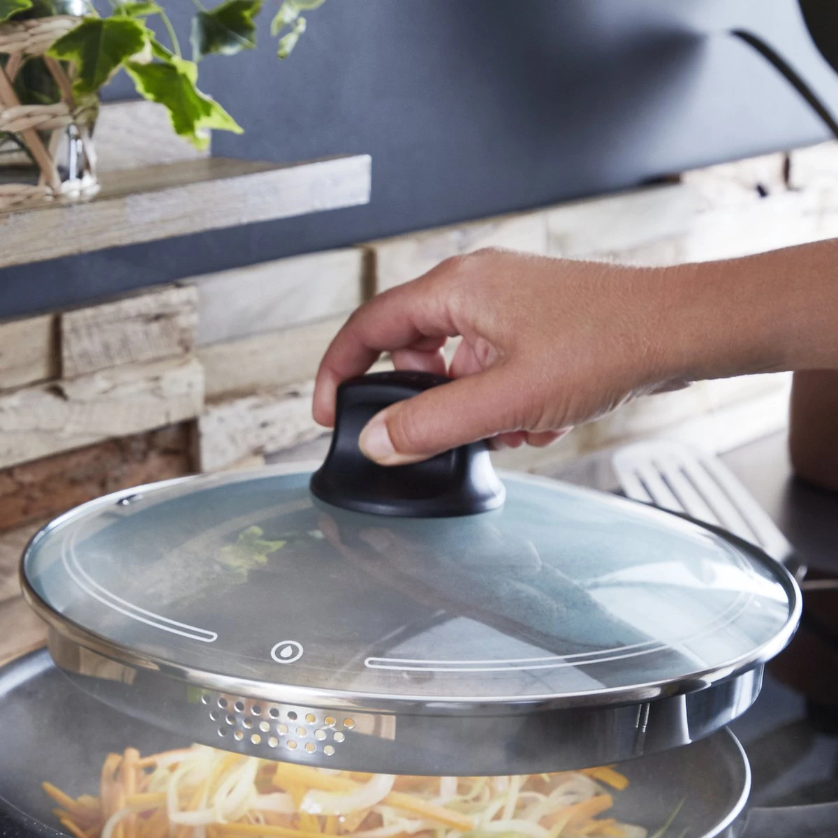 Tefal Black Stone Hapjespan - Ø 24 Cm 7 Tefal Black Stone Hapjespan - Ø 24 Cm - Afbeelding 5