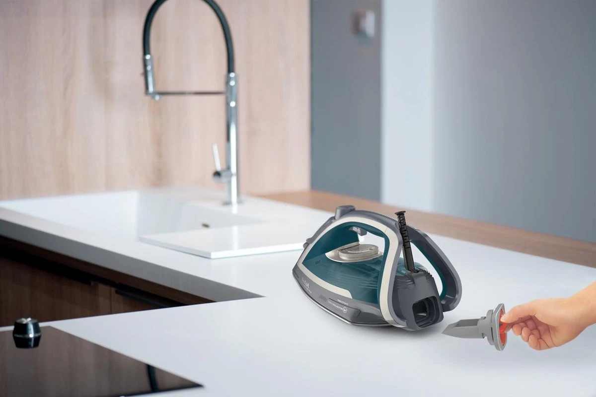 Tefal Ultragliss Plus FV6842 - Stoomstrijkijzer 11 Tefal Ultragliss Plus FV6842 - Stoomstrijkijzer - Afbeelding 9